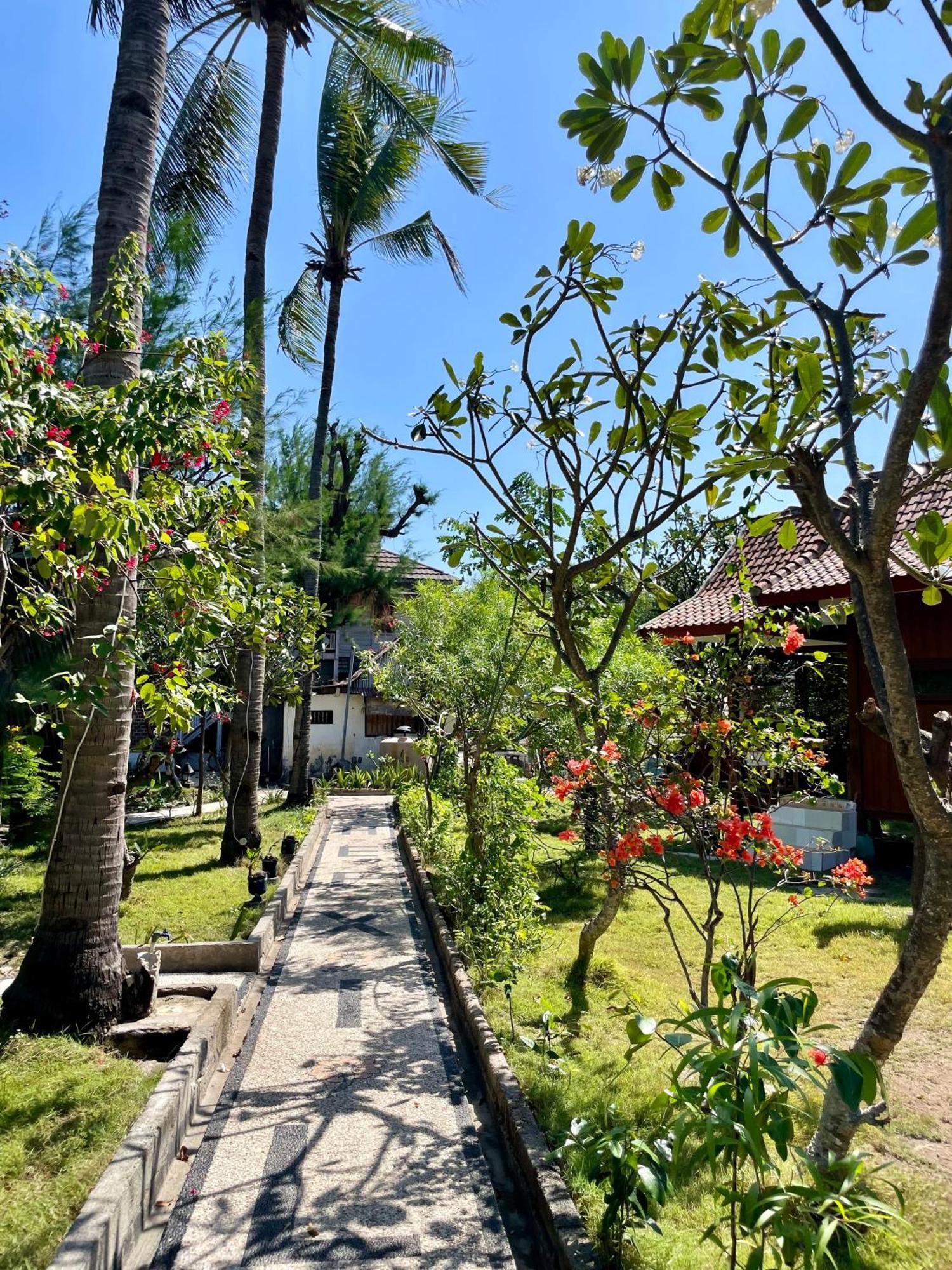 The Exile Sunsetpoint Hotel Gili Trawangan Luaran gambar