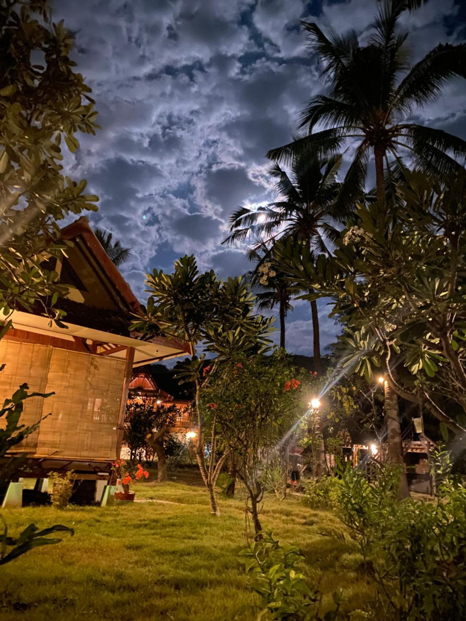 The Exile Sunsetpoint Hotel Gili Trawangan Luaran gambar